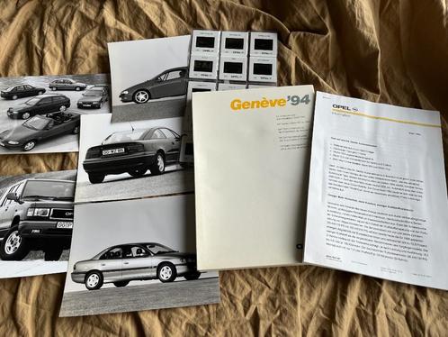 1994 Opel Genève persmap folder Omega, Calibra, Tigra, Astra, Boeken, Auto's | Folders en Tijdschriften, Zo goed als nieuw, Opel