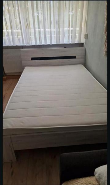 Bed 140x200