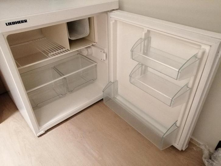 Liebherr Koelkast Vriezer Tafelmodel Camping studenten kamer, Witgoed en Apparatuur, Vriezers en Diepvrieskisten, Gebruikt, Minder dan 85 cm