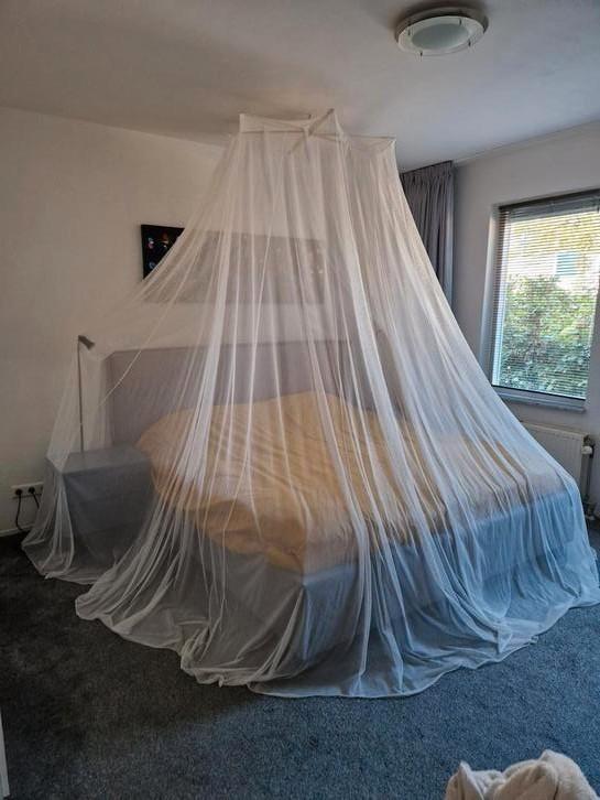 Ruime klamboe muggenbeschermer, Huis en Inrichting, Overige Huis en Inrichting, Zo goed als nieuw, Ophalen of Verzenden