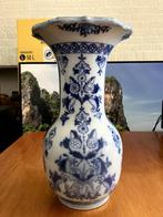 Vaas: Royal Sphinx Delft Petrus Regout, Antiek en Kunst, Antiek | Vazen, Ophalen