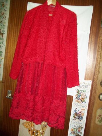 damesjurk M/L rood kant voering rood vestje m 38 beschikbaar voor biedingen