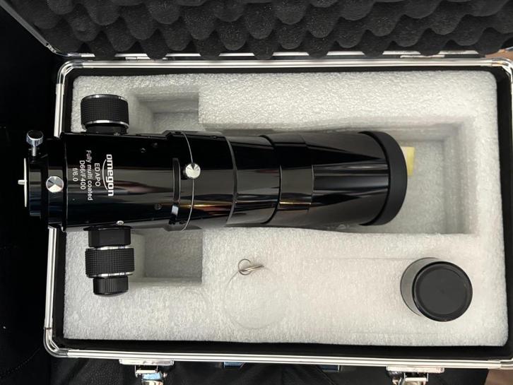 Omegon telescoop 66/400 APO als nieuw incl koffer, Audio, Tv en Foto, Optische apparatuur | Telescopen, Zo goed als nieuw, Lenzentelescoop (refractor)