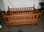 Vintage Eiken Babybedje & Commode, Huis en Inrichting, Ophalen, 25 tot 50 cm, 100 tot 150 cm