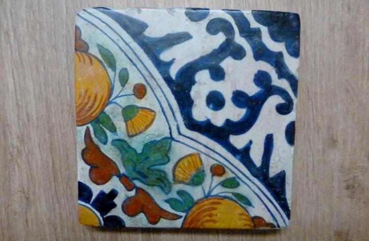 Zeldzame KLEIN FORMAAT polichrome ORNAMENT tegel; 17e Eeuw!, Antiek en Kunst, Antiek | Wandborden en Tegels, Ophalen of Verzenden