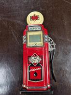 Retro Benzinepomp Wekker - Black Gold Alabama, Ophalen of Verzenden, Zo goed als nieuw, Digitaal, Wekker of Tafelklok