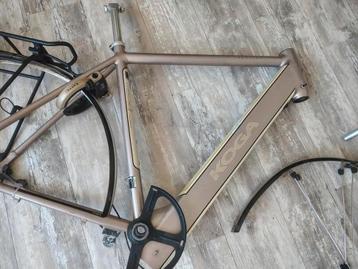 Koga frame + onderdelen. Alles 10 euro  beschikbaar voor biedingen