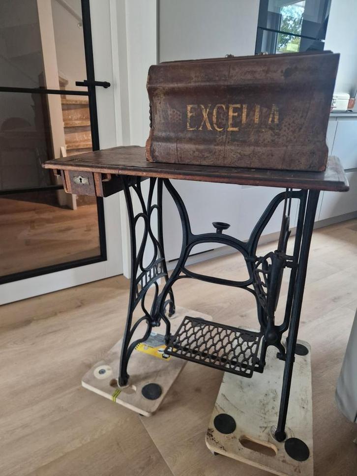 Antieke Excella Naaimachine - Eind 1800/Begin 1900, Antiek en Kunst, Antiek | Naaimachines, Ophalen