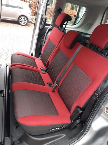Achterbank Fiat Doblo incl. gordels. beschikbaar voor biedingen