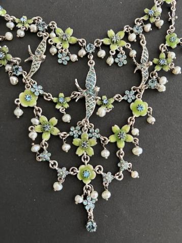 PILGRIM DANISH DESIGN trapeze ketting zwaluw bloem  beschikbaar voor biedingen