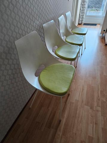 Tonneau dining chair by Pierre Guariche for Steiner beschikbaar voor biedingen