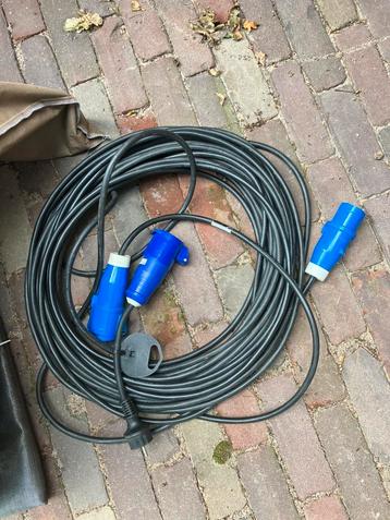 Verlengsnoer en aansluitingen elektrische kabek 20 meter beschikbaar voor biedingen