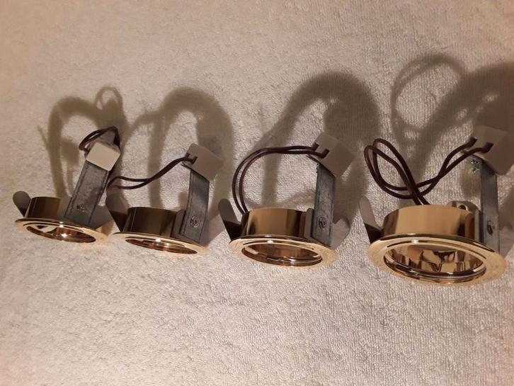 4 goudkleurige inbouw spothouders (nieuw), Huis en Inrichting, Lampen | Spots, Nieuw, Metaal of Aluminium, Halogeen, Led, Inbouw