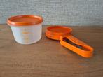 Tupperware knijpzeef met opvangbakje 450ML en deksel Oranje, Huis en Inrichting, Ophalen of Verzenden, Zo goed als nieuw, Oranje