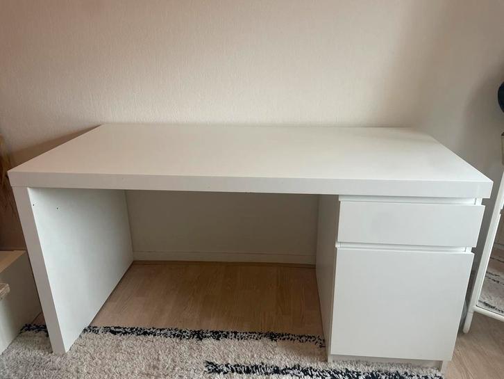 Ikea Malm bureau, Huis en Inrichting, Bureaus, Gebruikt, Bureau, Ophalen of Verzenden