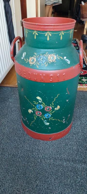 Handgeschilderde Melkbus met Deksel - Decoratief en Uniek! beschikbaar voor biedingen