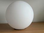 Glazen lamp bol wit rond 18 cm., Huis en Inrichting, Lampen | Hanglampen, Nieuw, Ophalen of Verzenden, Glas, Tijdloos