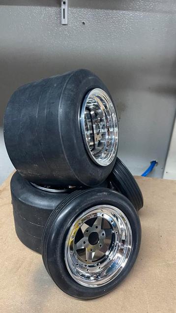 1-4 alloy wheeld beschikbaar voor biedingen