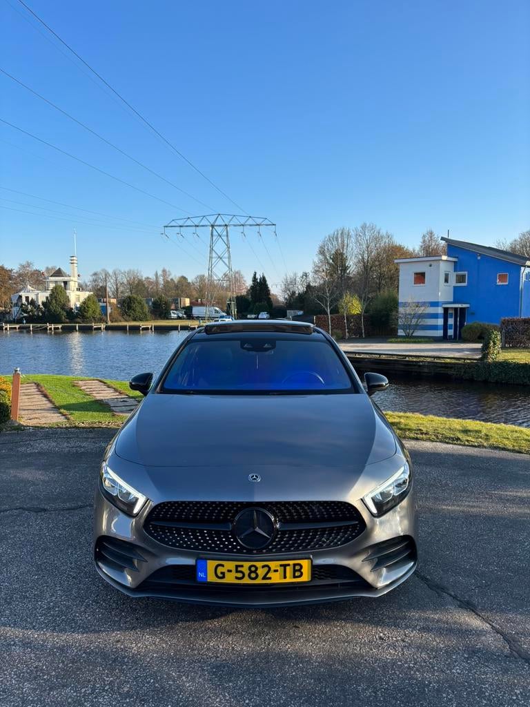 Mercedes A180 Sedan | AMG | Panodak | AmbientLight |Automaat, Auto's, Mercedes-Benz, 136 pk, 4 cilinders, Origineel Nederlands