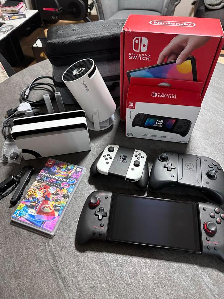 Nintendo Switch OLED + accessoires + Mario Kart + 512GB, Spelcomputers en Games, Games | Nintendo Switch, Zo goed als nieuw, Racen en Vliegen