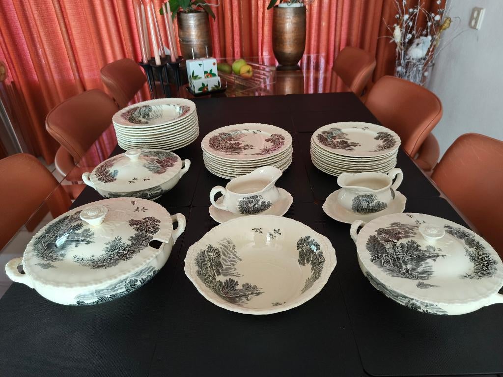 Uitgebreid Meadow Brook servies, Ophalen