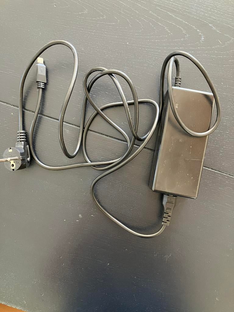 Prima werkende Oplader electrische fiets 5 punts Stella, Ophalen of Verzenden, Zo goed als nieuw