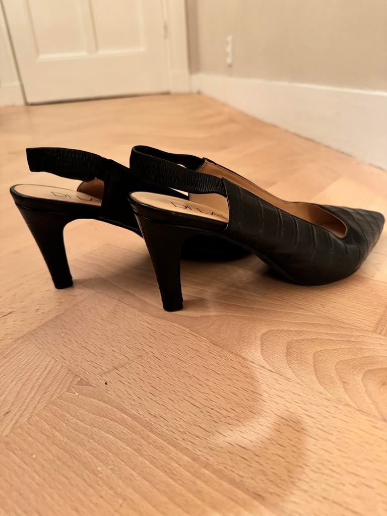 Di Lauro Zwarte Pumps - Zo Goed als Nieuw - Maat 41, Kleding | Dames, Schoenen, Pumps, Zwart, Ophalen of Verzenden, Zo goed als nieuw