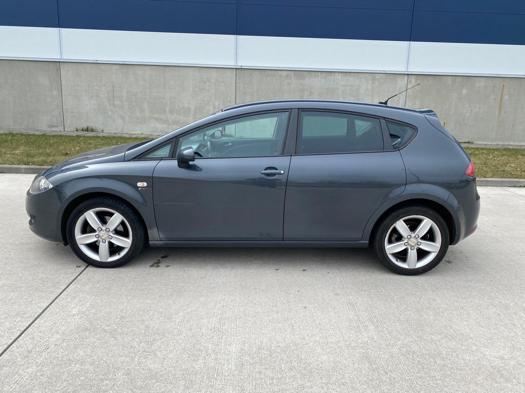 Seat Leon 2.0 FSI Businessline APK 3-27/NAP/PDC, Auto's, Seat, Stof, Gebruikt, Zwart, 4 cilinders