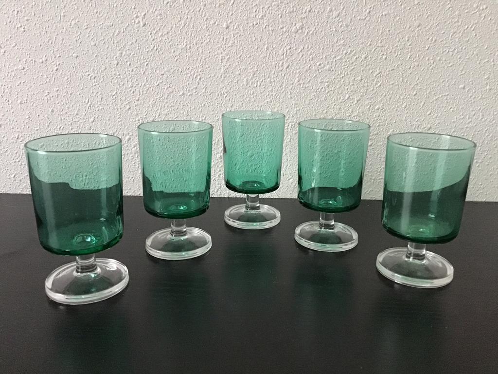 5 Luminarc Esmerald groen glazen op een voetje., Ophalen of Verzenden, Zo goed als nieuw