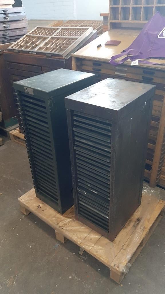 Galeikasten uit drukkerij, Ophalen