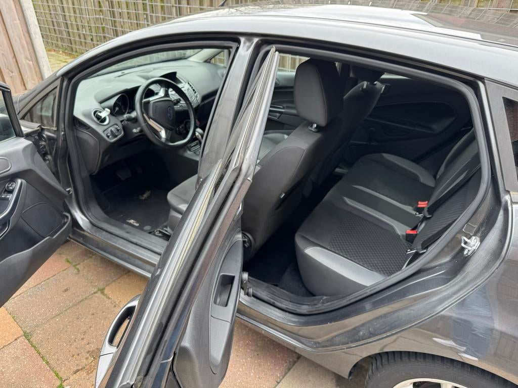 Ford Fiësta 1.0 74KW/100PK 5D Powershift 2017 Grijs, Auto's, 40 €/maand, 100 pk, Particulier, 560 kg