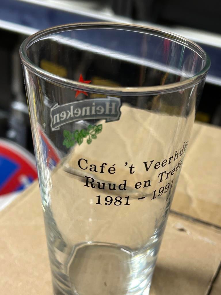 Heineken dubbeldruk glas ruud en trees, Verzamelen, Ophalen, Zo goed als nieuw, Bierglas
