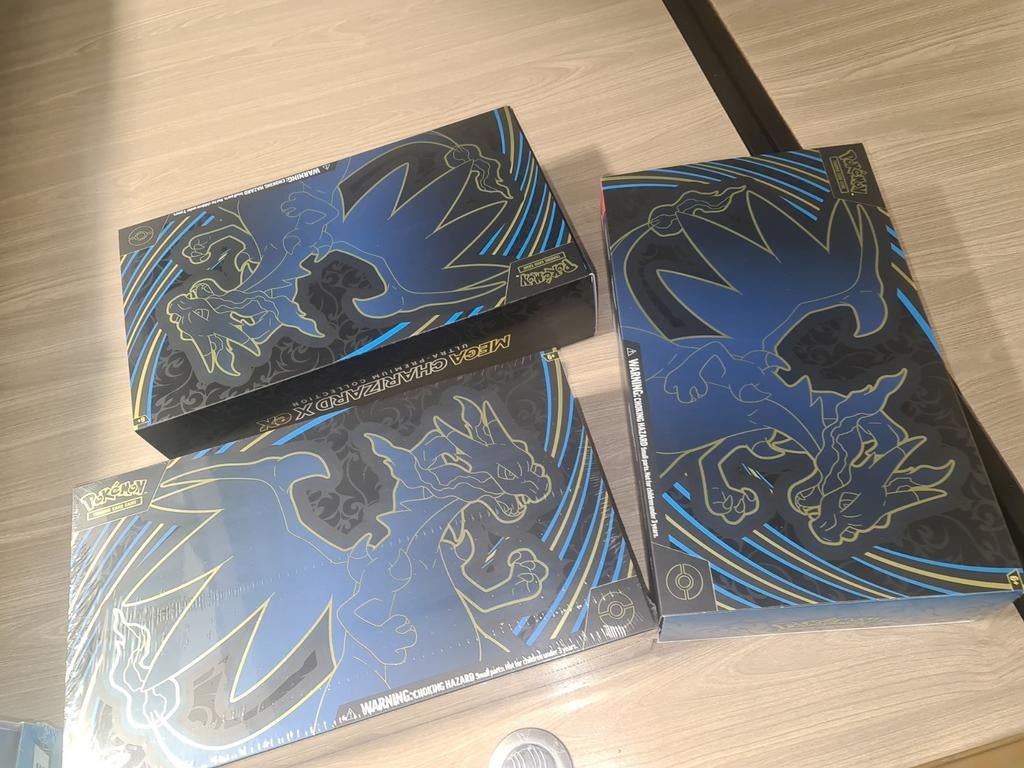 Mega Charizard ultra premium collection box, Hobby en Vrije tijd, Verzamelkaartspellen | Pokémon, Ophalen of Verzenden, Zo goed als nieuw