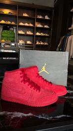 Jordan 1 High Red Suède 2017 - Maat 44, Ophalen of Verzenden, Zo goed als nieuw, Overige kleuren, Sneakers of Gympen