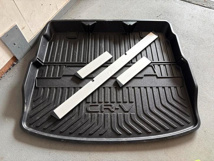 Honda CR-V e:HEV & e:PHEV Kofferbak met verdelers., Auto diversen, Kofferbakmatten, Zo goed als nieuw, Ophalen