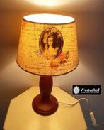 Vintage tafellamp met rode keramiek lampvoet,, Ophalen of Verzenden, Gebruikt, Overige materialen, Minder dan 50 cm