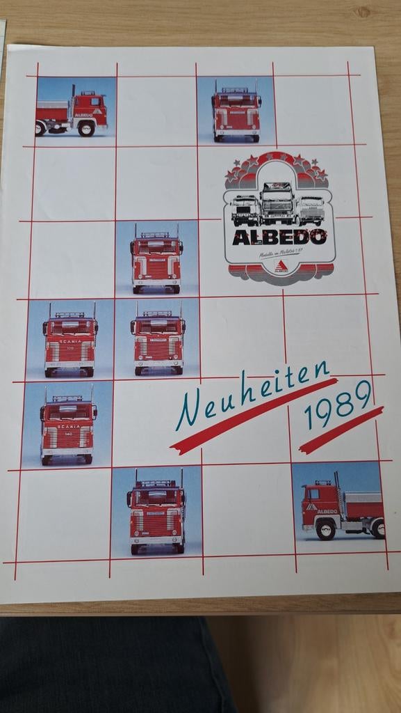 Albedo catalogi 1984, 1988, 1989 - DAF 3300, Scania, Ophalen of Verzenden, Gebruikt, Bus of Vrachtwagen
