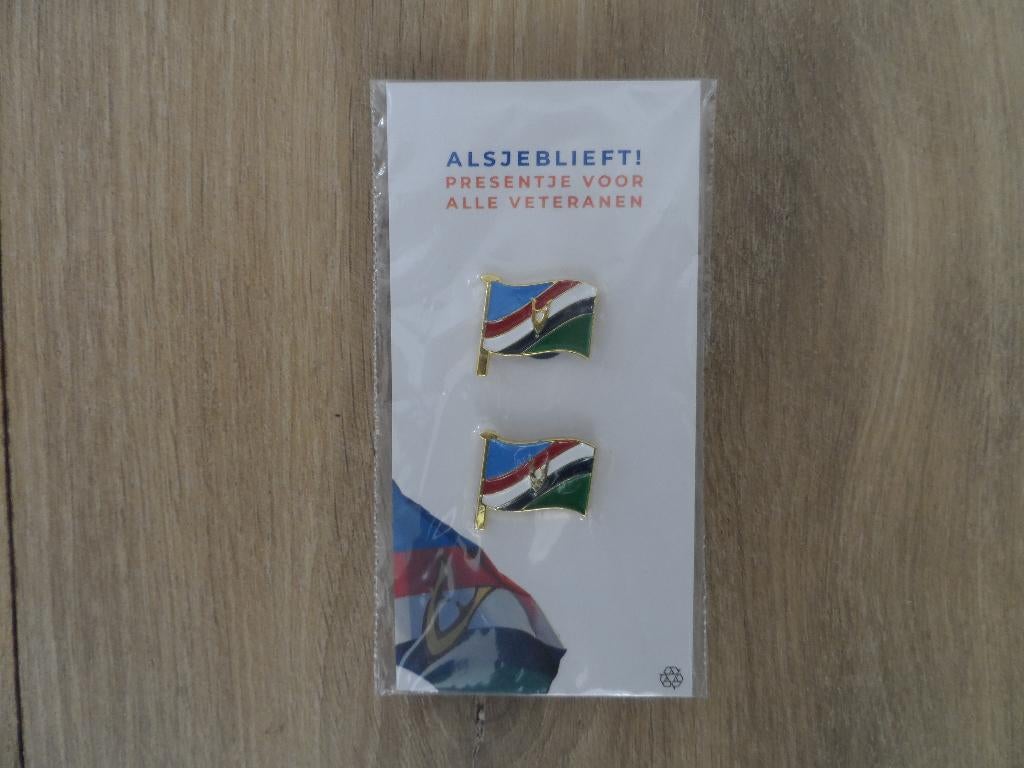 Veteranen speld 2x, Verzamelen, Ophalen of Verzenden, Landmacht, Nederland, Embleem of Badge