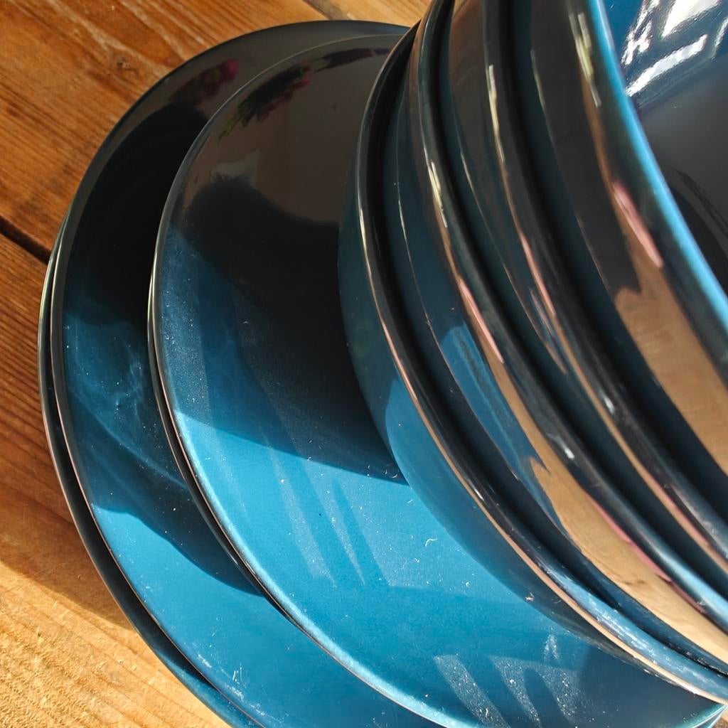 Ikea Gladelig servies, donkerblauw, Huis en Inrichting, Ophalen of Verzenden, Gebruikt, Effen, Bord(en)