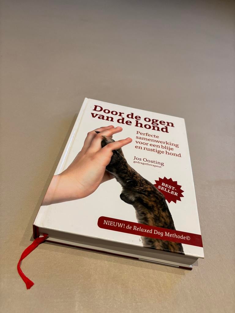 Door de ogen van de hond - Jos Oosting, Boeken, Dieren en Huisdieren, Zo goed als nieuw, Honden, Ophalen of Verzenden