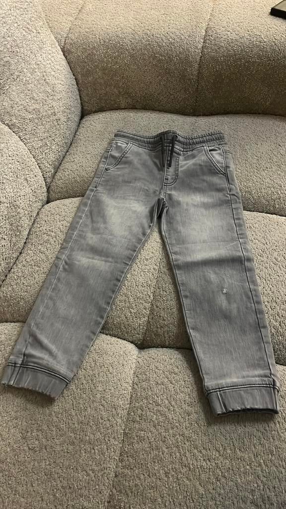 Spijkerbroek / jeans – maat 110, Kleding | Dames, Spijkerbroeken en Jeans, ., Ophalen of Verzenden, Zo goed als nieuw, Grijs