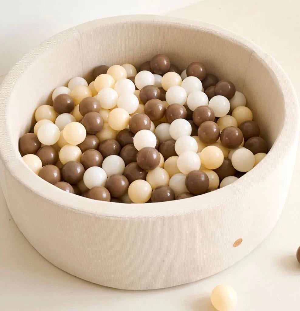 Ballenbak rond 90x30 beige met +- 200 ballen, Ophalen, Zo goed als nieuw, Jongen of Meisje