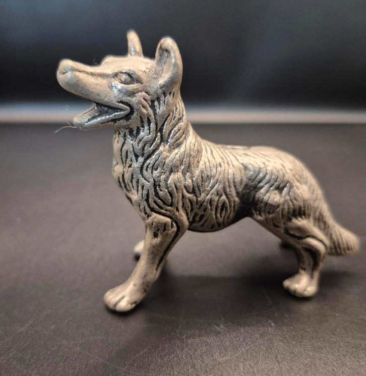 Vintage Tinnen Duitse Herder Beeldje 7x5cm, Antiek en Kunst, Antiek | Tin, Ophalen of Verzenden