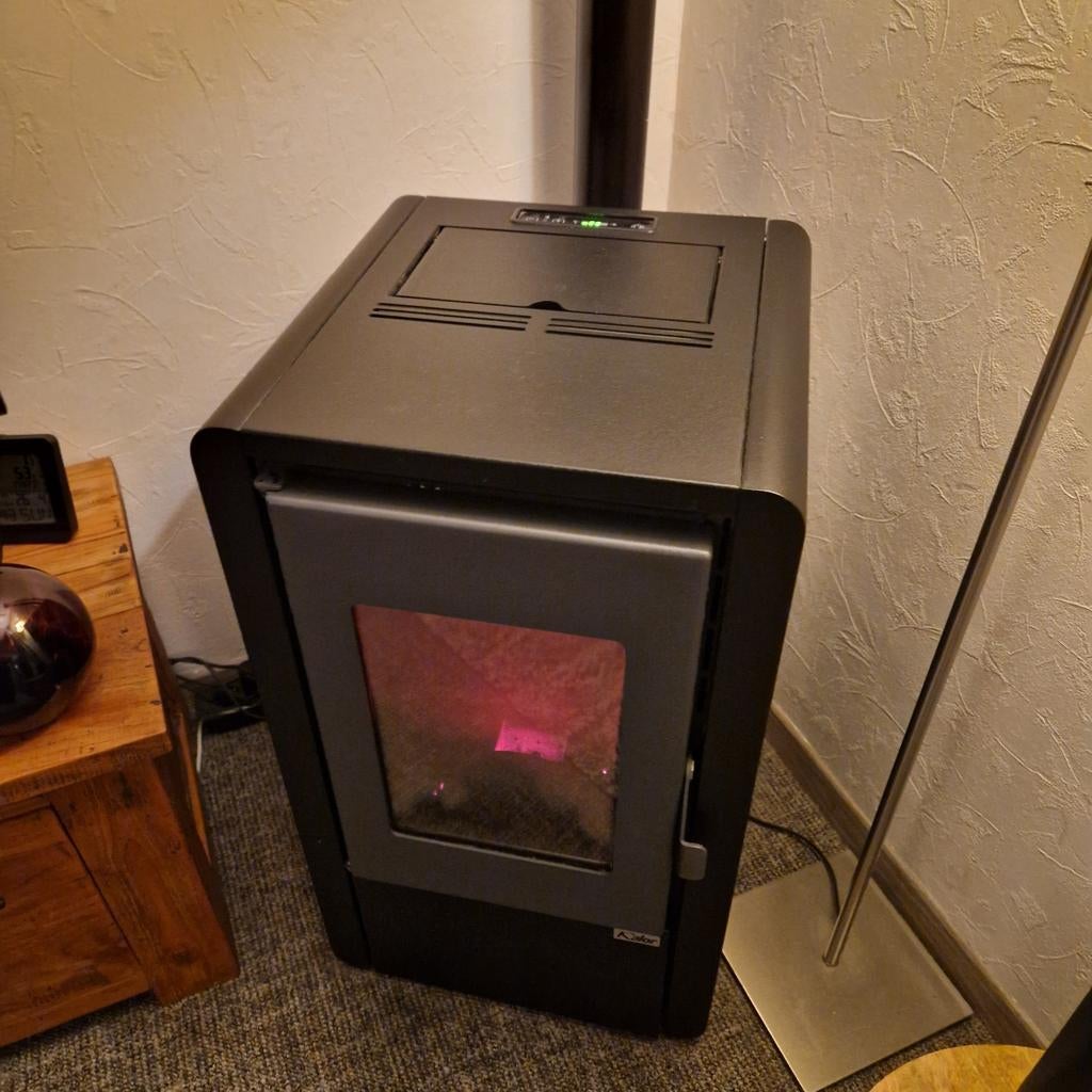Pelletkachel Kalor Petit 6kW, Huis en Inrichting, Kachels, Ophalen, Overige brandstoffen, Pelletkachel