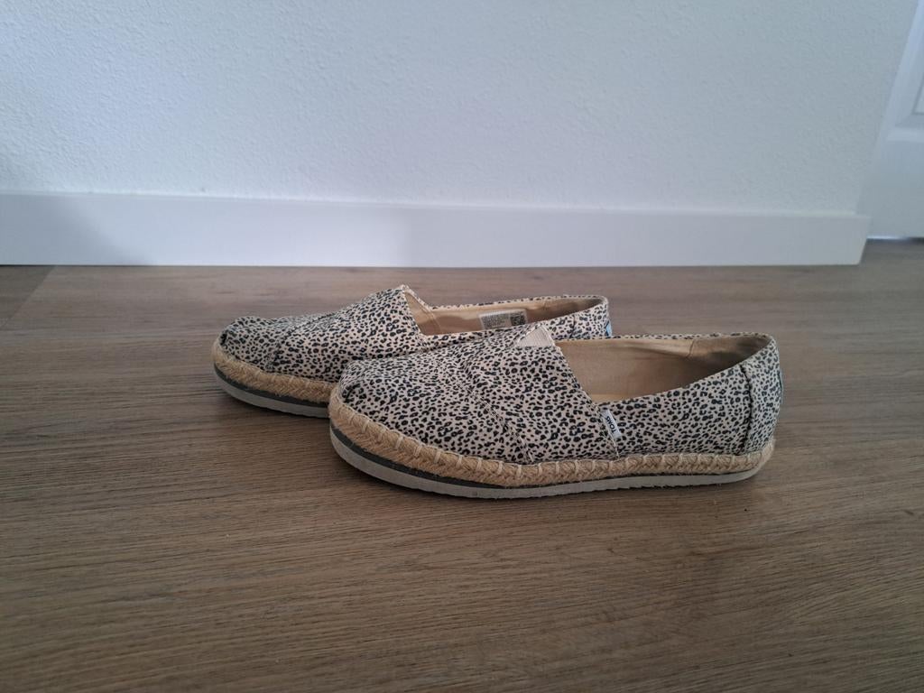 TOMS Espadrilles instappers leopard panterprint Maat 25.5 39, Ophalen of Verzenden, Zo goed als nieuw, Toms, Instappers