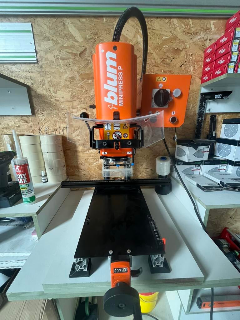 Blum scharnier persboormachine, Ophalen of Verzenden, Zo goed als nieuw