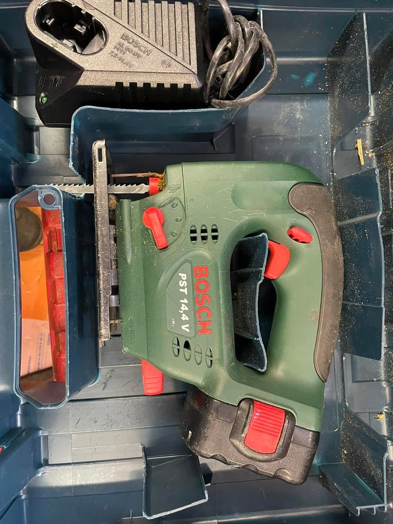 Bosch decoupeerzaag accu, Ophalen, Zo goed als nieuw