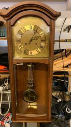 Klassieke AMS Wandklok met Slinger - Eikenhout, Antiek en Kunst, Antiek | Klokken, Ophalen