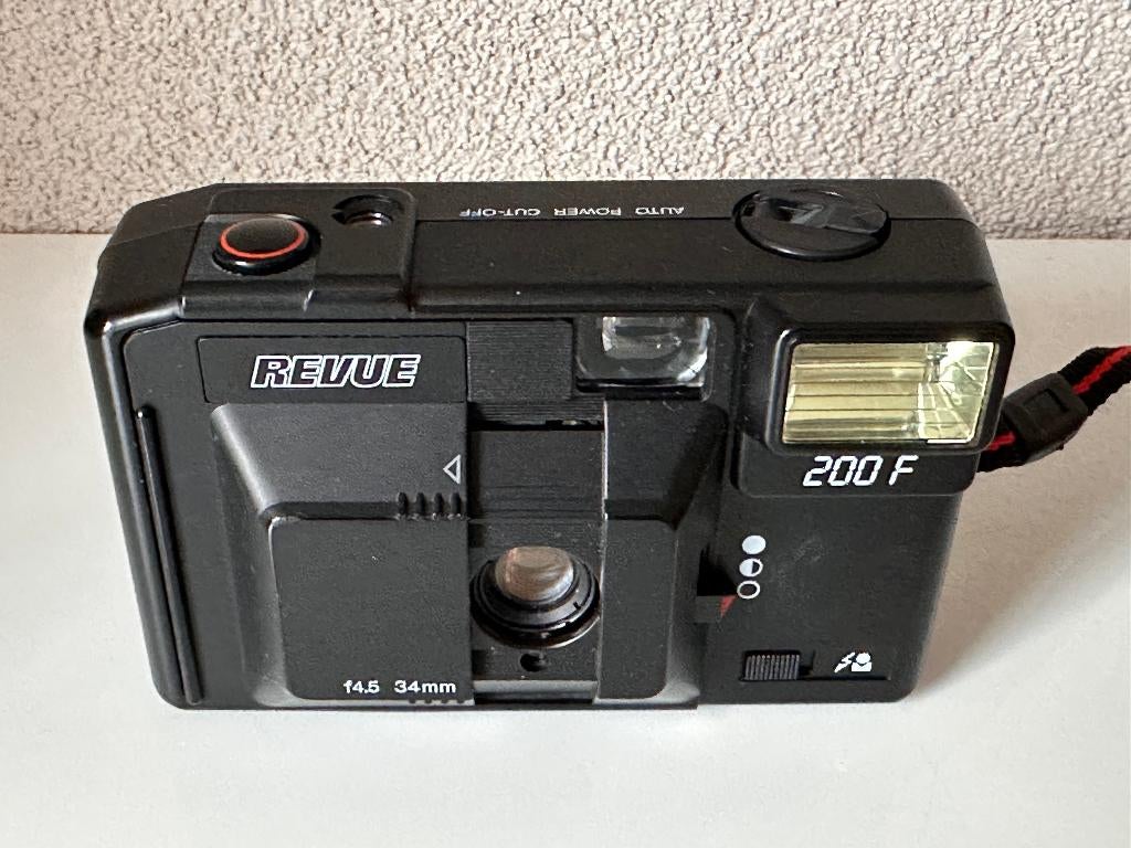 Handige Revue 200F compact camera, Ophalen of Verzenden, Zo goed als nieuw, Compact, Overige Merken