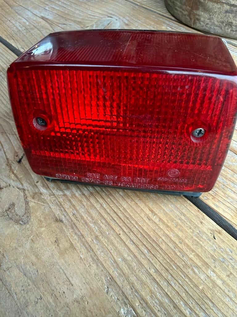 Origineel achterlicht Suzuki Intruder - Compleet en netjes, Ophalen of Verzenden